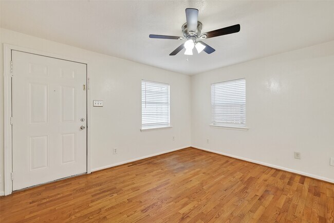 Photo - 115 Aurora St Unit 1