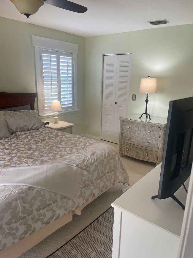 Photo - 2 /Br- 2 bath + den