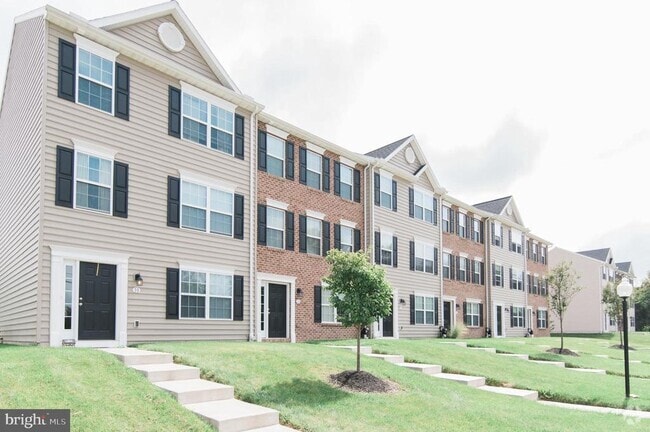 Building Photo - 10 Breezewood Dr Rental