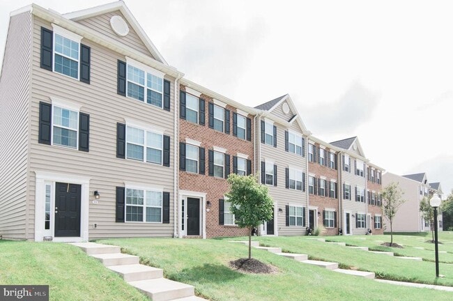 Photo - 10 Breezewood Dr Townhome