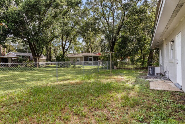 Photo - 1702 E Carol Dr