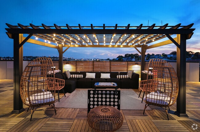 Roof Deck - 90 Ocean