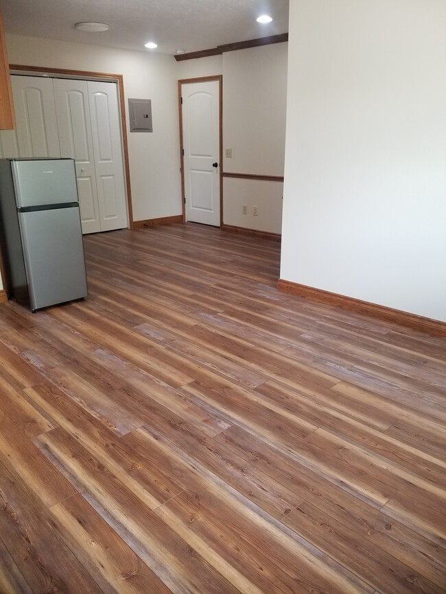 Building Photo - 1032 S Black Ave Unit 1032