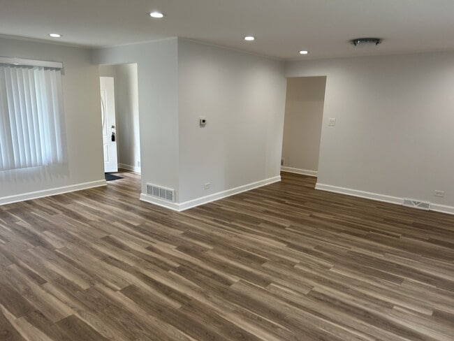 Photo - 105 N Phelps Ave