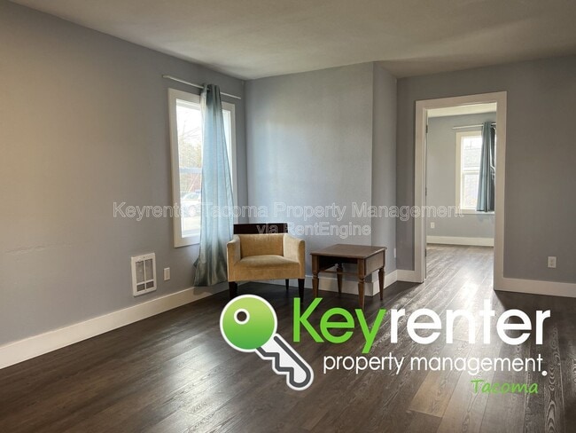 Photo - 4803 S Oakes St