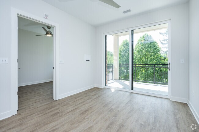 1 Bedroom End Unit - Living Room - Reed Creek Greenway Apartments