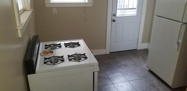 Photo - 2023 Young Ave