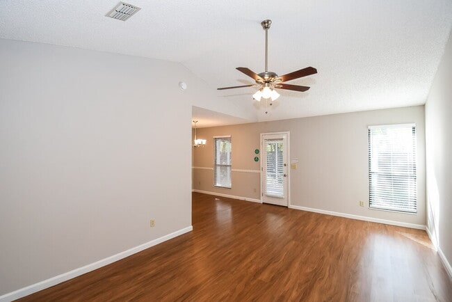 Photo - 3860 English Colony Dr S