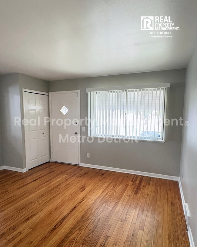 Photo - Move-In Ready Brick Ranch on a Corner Lot | Warren