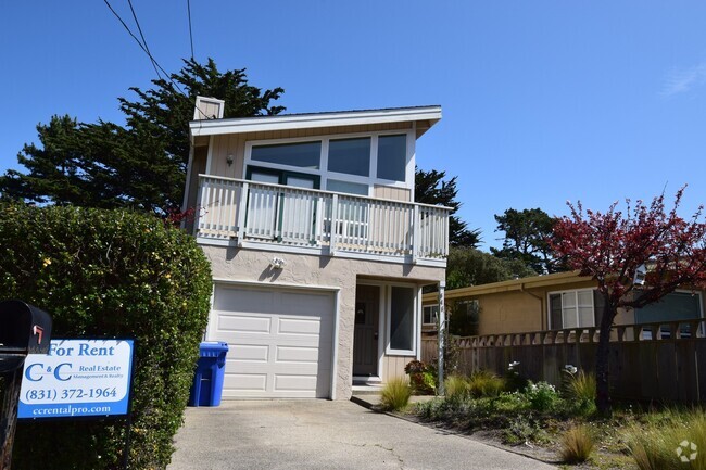 Building Photo - Quiet and Charming 3 Bedroom 2 Bath Home i...