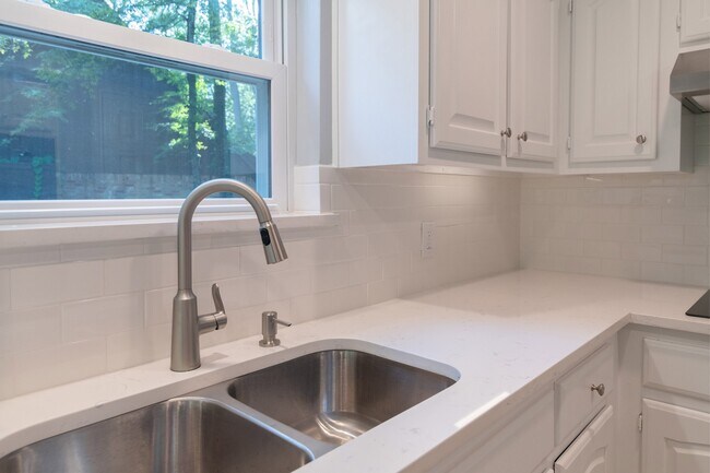 Photo - 10 Coralvine Ct