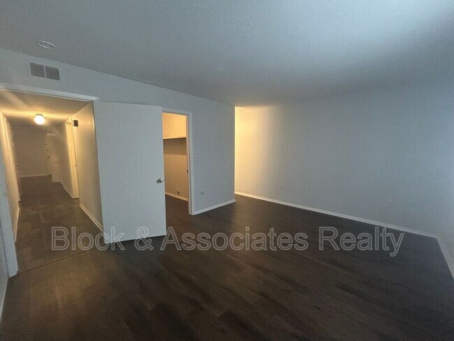 Photo - 2250 Sunderland Rd Unidad APT 20B