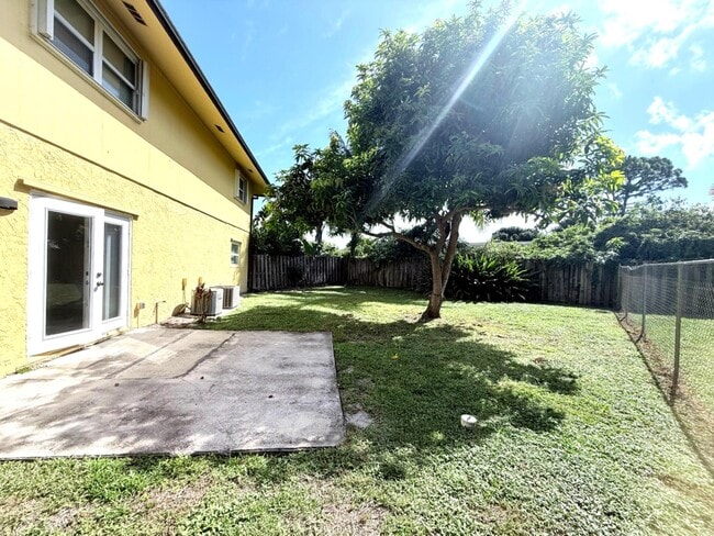 Photo - 3364 Jefferson St