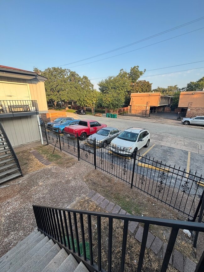 Photo - 414 Marshall St