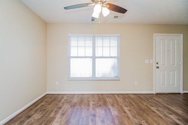 Photo - 305 Stewart Springs Dr