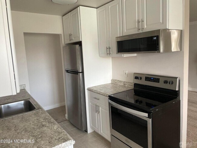 60 Manchester Ct Unit E