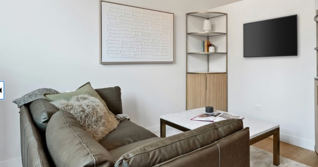 Photo - 801 N Wells St