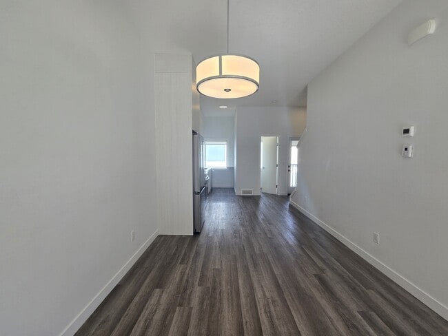 Photo - 101 Panatella Square NW