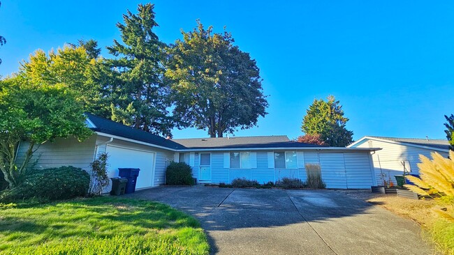 Charming 4 Bed 2 Bath Rambler with Office/... - Charming 4 Bed 2 Bath Rambler with Office/... House