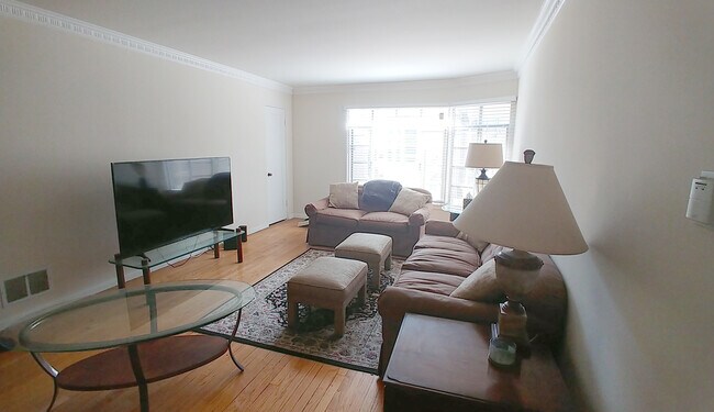 Photo - 1427 N Hayworth Ave Unidad C