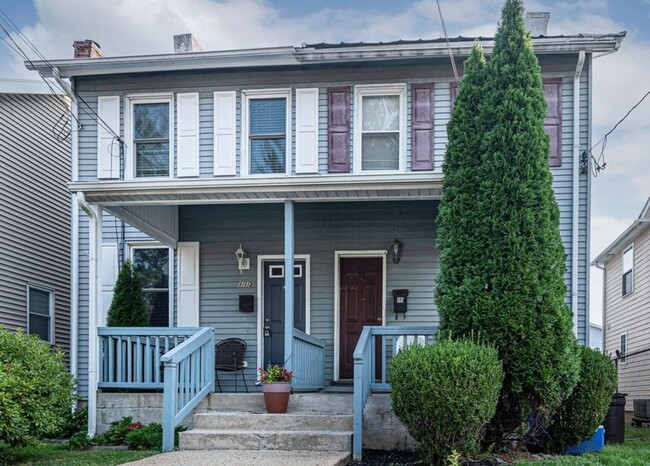 Building Photo - 3 Bed 1.5 Bath Twin in West Chester Borough!