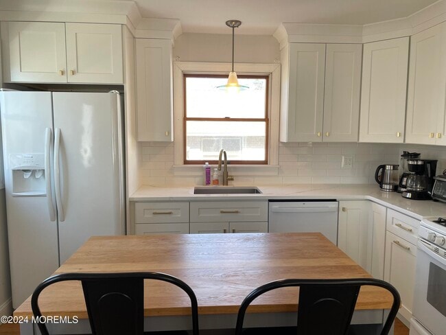 Photo - 11 Dover Ave