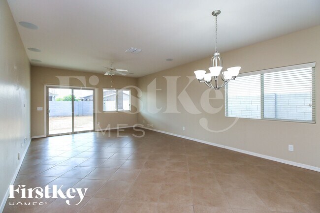 Photo - 625 W Mangrove Rd