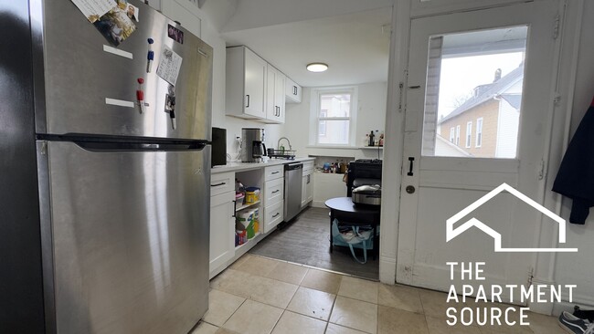 Photo - 1630 N Fairfield Ave Unit CH-2