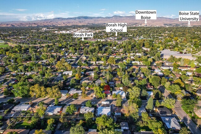 Photo - 3bd/2ba Home on Large Private Lot