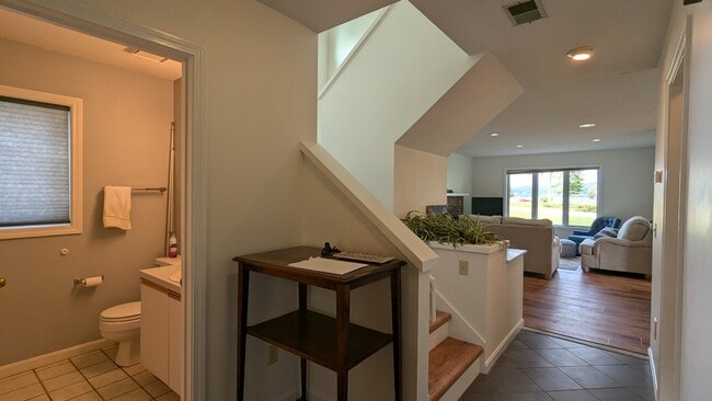 Photo - 11 Songbird Ln