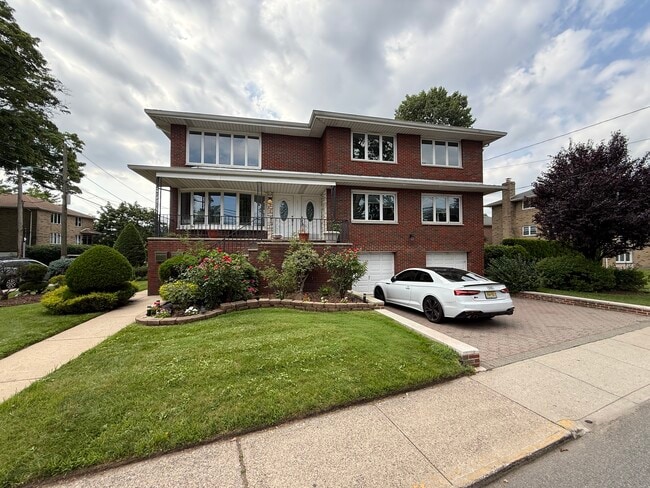 Photo - 2357 Linwood Ave Unit G