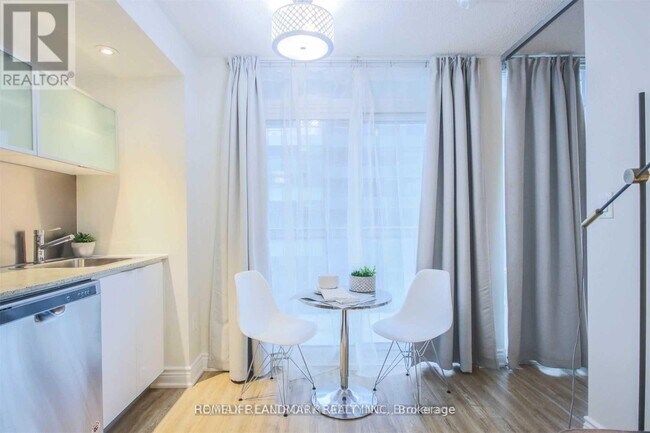 Photo - 705-4k Spadina Ave. Unité 1625