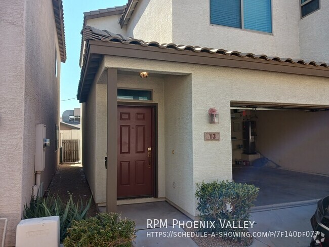 Building Photo - Charming Phoenix 3 Bed / 2.5 Bath Townhome...