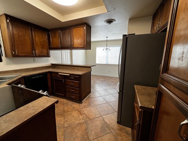 Photo - 1934 Pinewood Way