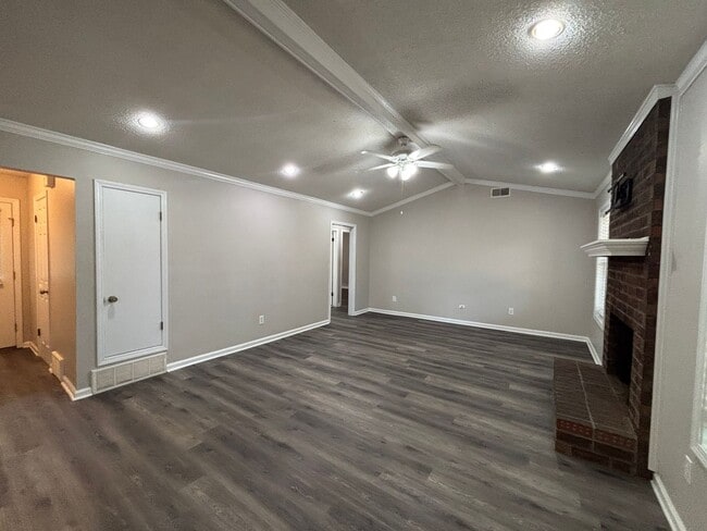 3104 Ingleside Dr