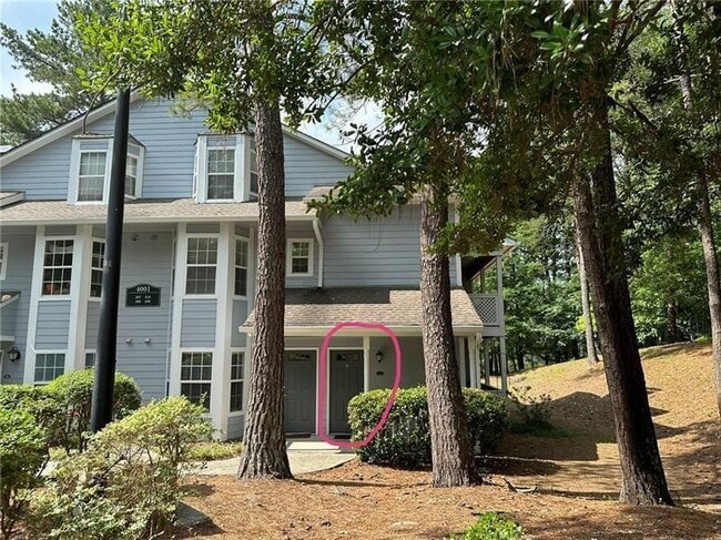 Building Photo - 4001 Riverlook Pkwy SE Unit 210