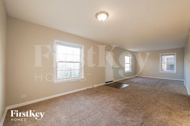 Photo - 19 E 140th Ct