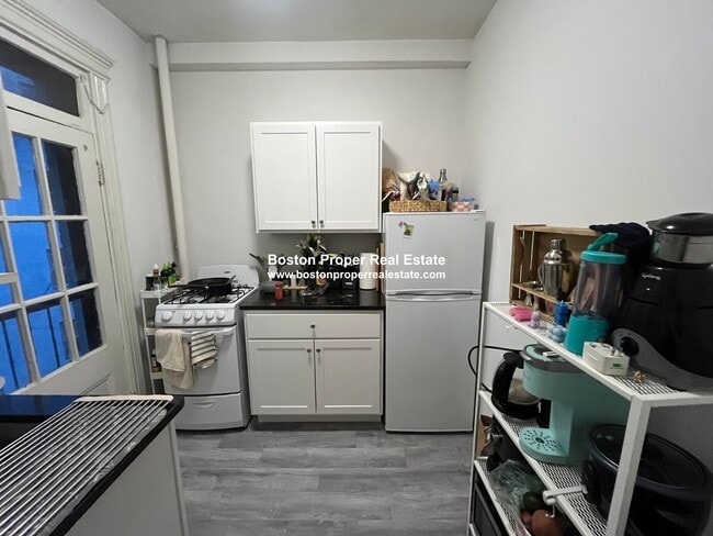 Photo - 52 Charlesgate E