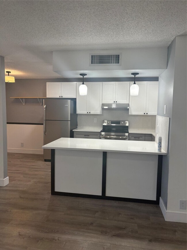 Photo - 5492 Courtyard Dr Unit 5492