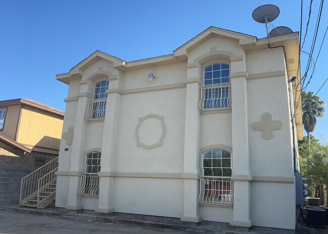 Building Photo - 2115 Cross St Unit 2 Rental