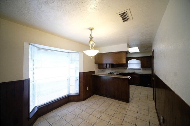 Photo - 12327 Shannon Hills Dr