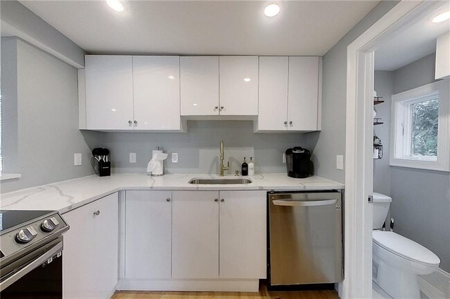 Photo - 382 Spring St Unit 2
