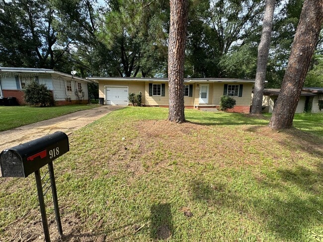Photo - 918 Stuart St