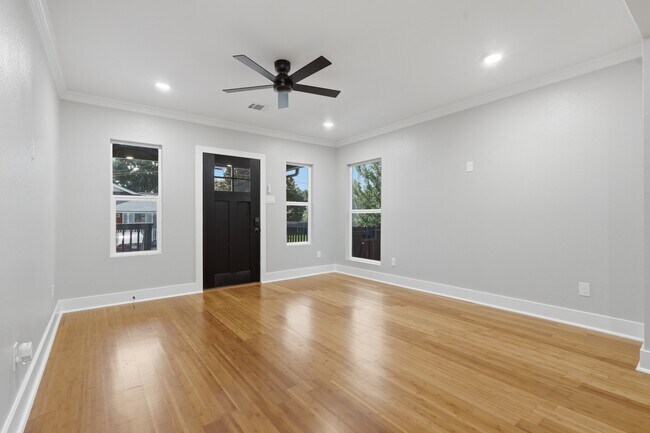 Photo - 105 Opal Ct