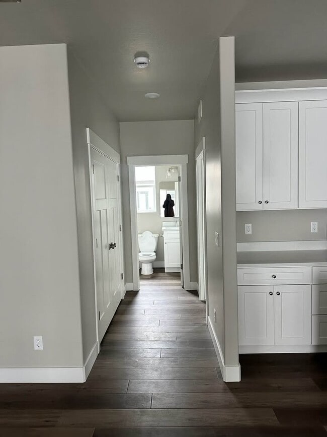 Photo - 1069 S 2560 E