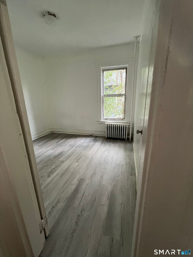 121 Babcock St Unit 2nd FLOOR