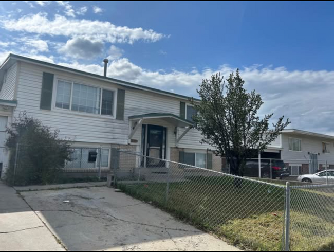 Building Photo - 3242 S 7780 W Rental