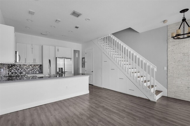 Photo - 624 SW 147th Ave