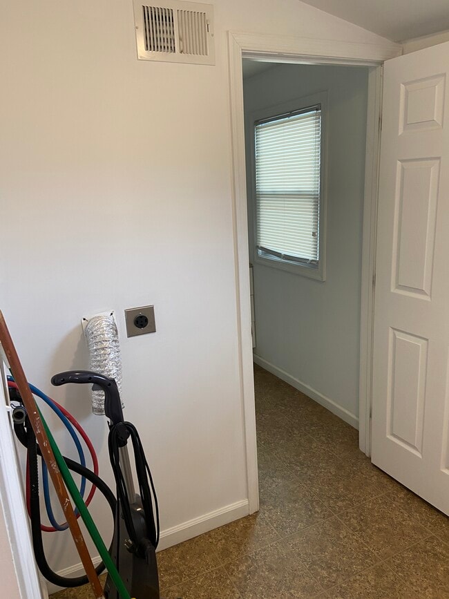 Back entrance mudroom: Washer/dryer hook-up - 114 Morgan Ave