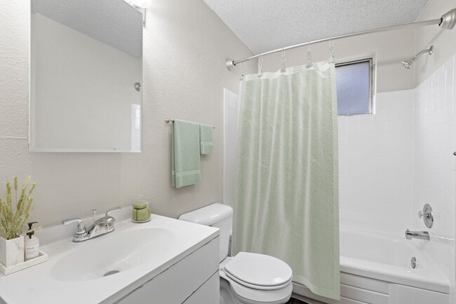 Photo - Congress Park Flats